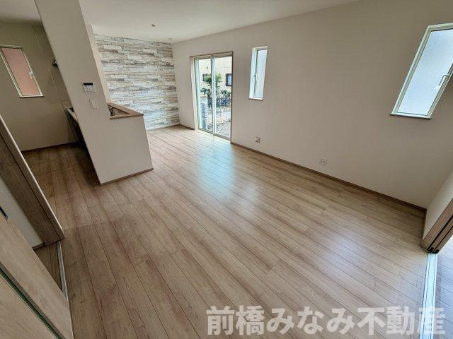 【新築】前橋市六供町1丁目　限定１棟　ハートフルタウン　新築建売の居間・リビング|ゆったりとしたリビングです