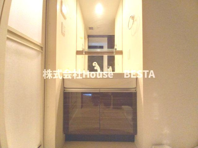 プレサンス三宮フラワーロードの玄関