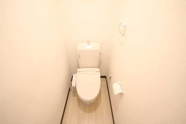 Ｍ.リアンのトイレ|落ち着いた色調のトイレです