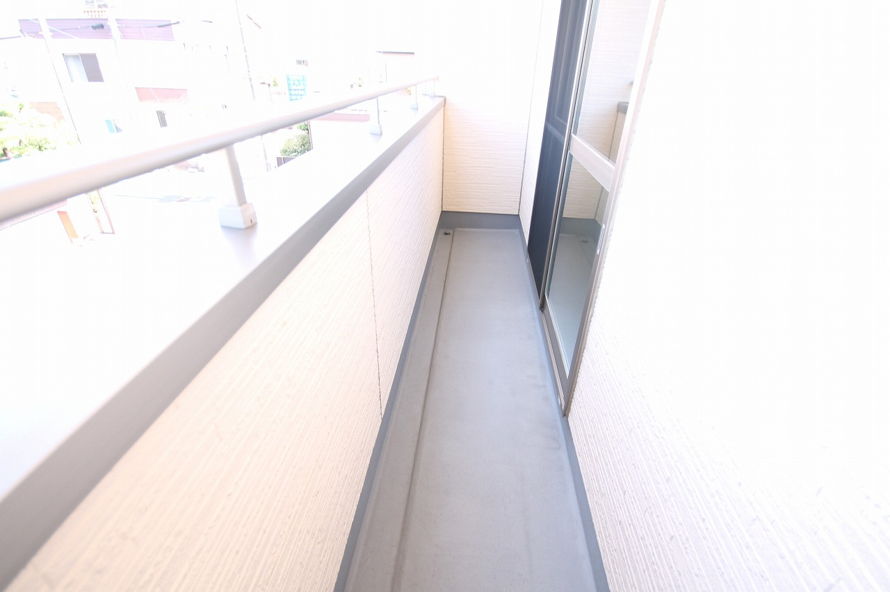 Ｒｅｖｅｕｒのバルコニー|外からの目が気にならないバルコニーで洗濯物が干せます