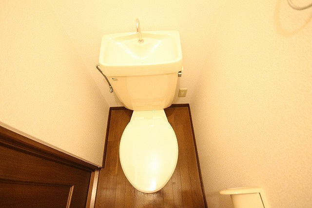 さくらメイトＡのトイレ|落ち着いた色調のトイレです