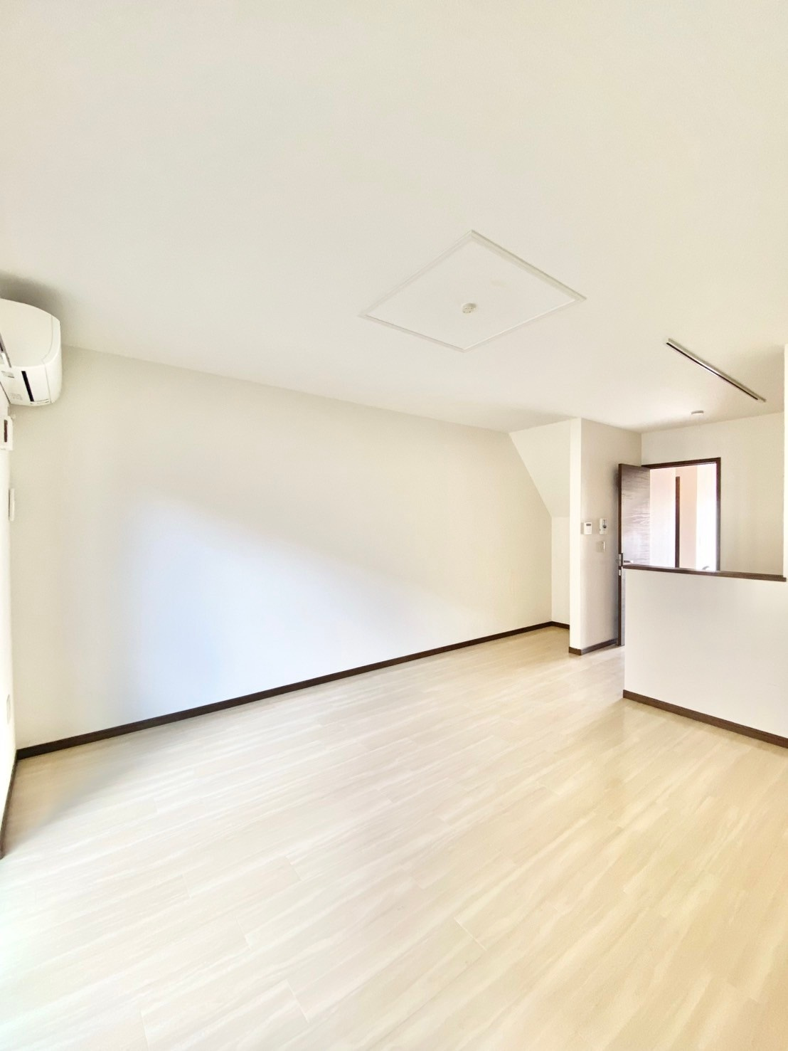 Ｐｌｕｓｓｕｍ Ｃｏｕｒｔ前田町の居間・リビング|おしゃれな居間です