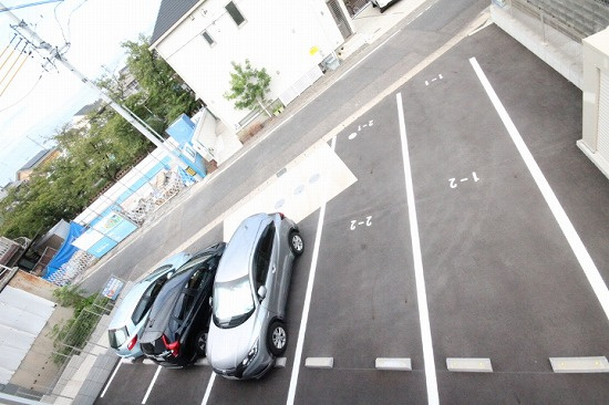 Ｂｏｎｈｅｕｒの駐車場|駐車場に車を止められます