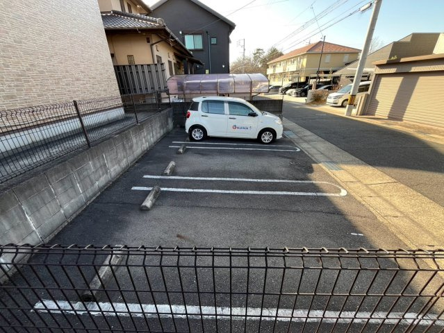 Casa　滝ノ水の駐車場|車をお持ちの方に嬉しい駐車場付きの物件です