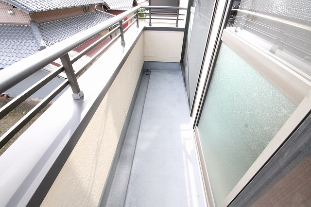 モンテノ－メのバルコニー|外からの目が気にならないバルコニーで洗濯物が干せます