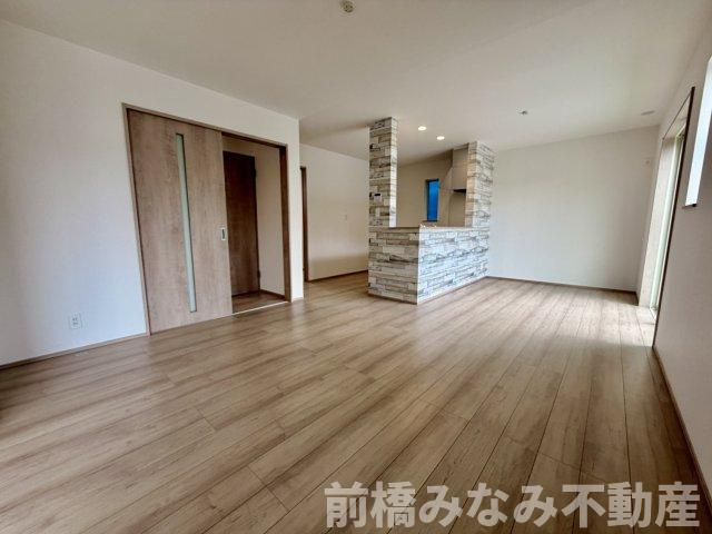 【新築】前橋市南町2丁目　限定１棟　ハートフルタウン　新築建売の居間・リビング|ゆったりとしたリビングです