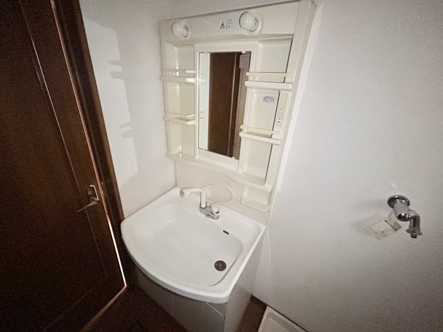 ｄｅｕｘＭａｉｓｏｎの洗面所|明るい洗面所です