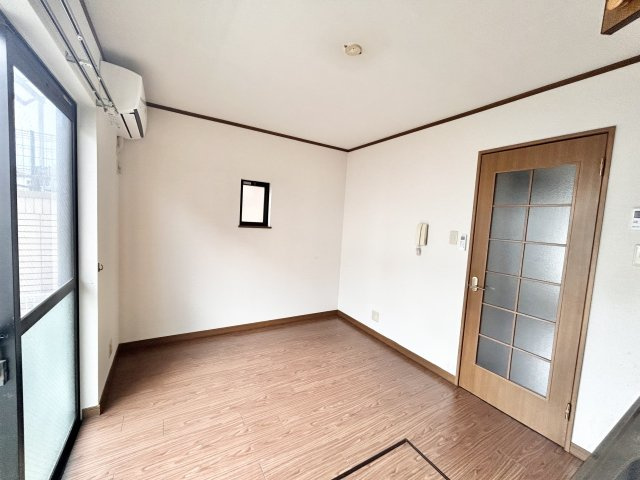 ｄｅｕｘＭａｉｓｏｎの内装|明るい室内です