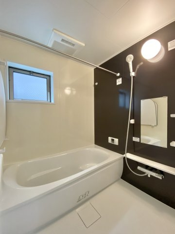 Land court 豊明前後町の浴室|コンパクトで使いやすいお風呂です