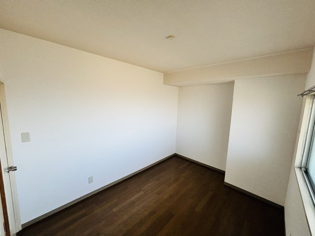 アーバンドエル柏原の寝室|使い勝手のいい寝室です