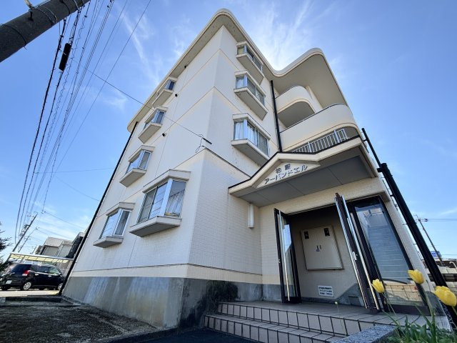 アーバンドエル柏原のエントランス|毎日通るエントランスはこのようになっています
