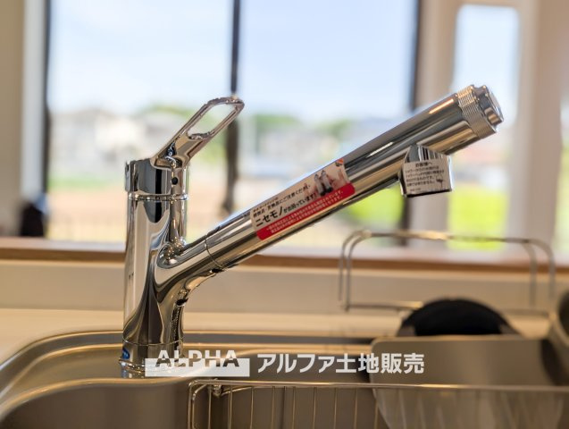 ~武蔵村山大南3丁目~Remodeled Homeのキッチン|【Water cleaner】
◆浄水器◆蛇口から流れ出すお水はクリーンでいつも楽しめます。また浄水器内臓シャワー混合栓なので場所取らずのスッキリとしたスタイルです。