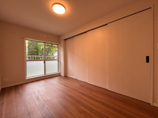 【洋室】 | 検見川ハイツ | 引き戸を開ければリビングにつながり開放的に利用できます！