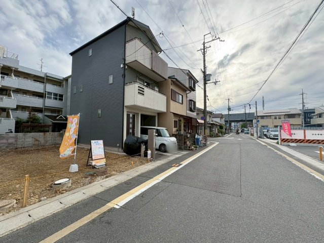 久世中久世３丁目　新築参考プラン|前道ゆったり７ｍ！
お車の駐車安心の道幅です♪（R8.5撮影）