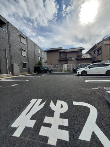 ジェンティーレ・トリヤマⅤの駐車場