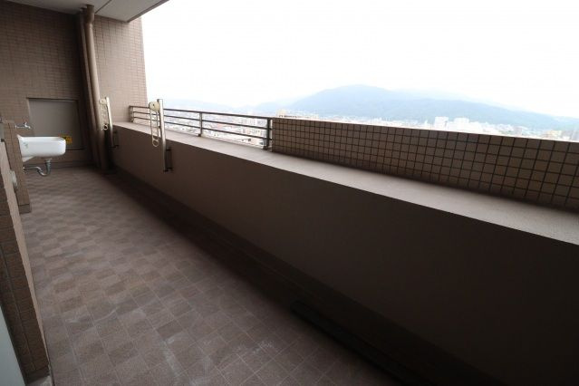 アーバンビュー緑町公園ツインタワーのバルコニー