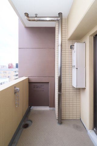 サヴォイザ・ティファナ　13階のバルコニー|別号室です。現状優先です。