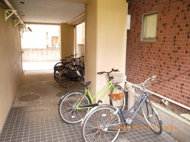 【その他共用部分】 | コスモ駒込 | 建物内に、便利な駐輪場があります。