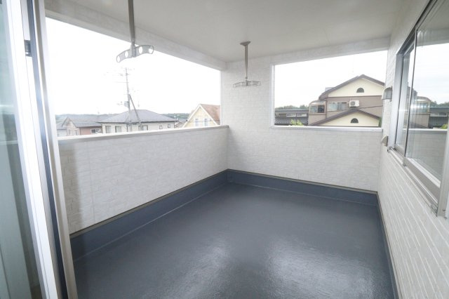 郡山市田村町東山１丁目第1　　　１号棟　　　守山小学校、守山中学区のバルコニー
