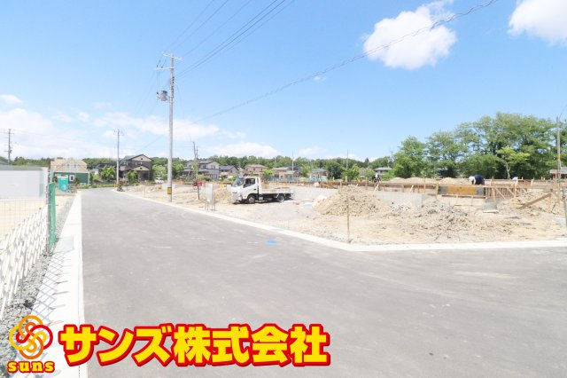 郡山市田村町東山１丁目第1　　　１号棟　　　守山小学校、守山中学区の外観|南東側から見た区画全体