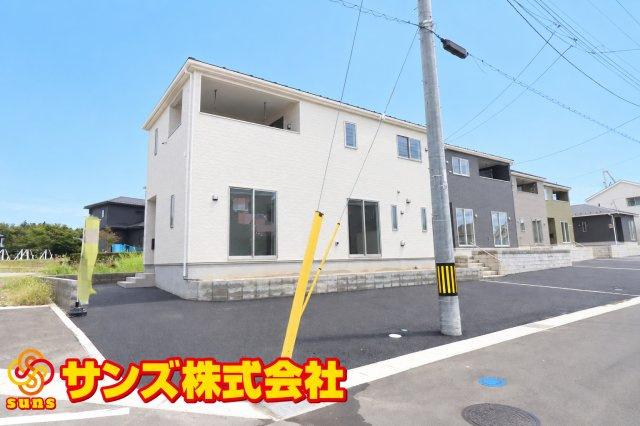 郡山市田村町東山１丁目第1　　　１号棟　　　守山小学校、守山中学区の外観|南西側から見た駐車場を含む外観♪