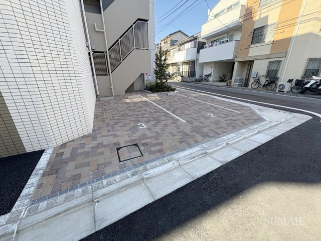 アイルグランデ赤羽の駐車場|駐車場があるので、車を買う予定の方も安心です