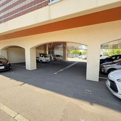 ノビリエマンションの駐車場