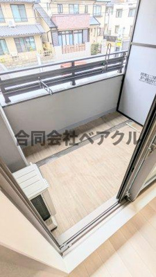 【バルコニー】 | プレサンス京都東寺 | 外からの目が気にならないバルコニーで洗濯物が干せます