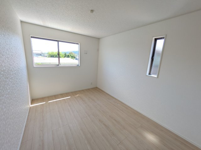 高萩市高萩　第2　新築戸建て　2号棟の洋室|陽当たりの良い明るい洋室です♪
