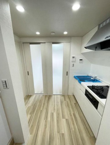 【キッチン】 | 蓮根台ダイヤモンドマンション | ダイニングキッチンは、洋室の可動間仕切りを開放すれば広々とした空間になります。
