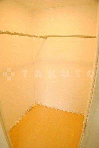 アンビエンテ四ツ橋の収納|アンビエンテ四ツ橋　ウォークインクローゼット