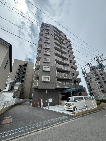 想定年間賃料174万　想定利回り10.23％　SRCの外観