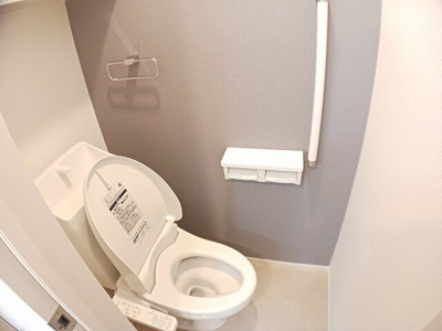 【トイレ】 | メゾン・ド・ファミーリエ　Ⅰ | シンプルで使いやすいトイレです