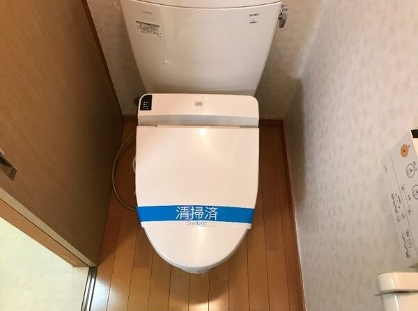 森孝１丁目貸家（１４０１）のトイレ