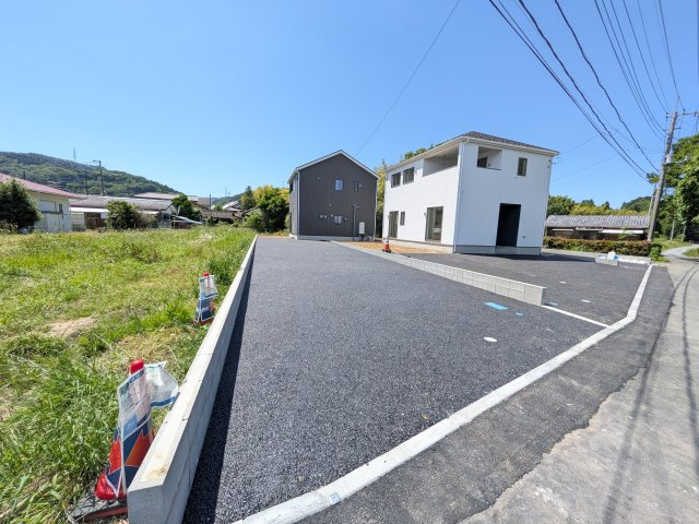 高萩市高萩　第2　新築戸建て　3号棟の前面道路含む現地写真|写真だけでは伝わらない快適さを、ぜひ現地で体感しませんか？
即日見学可能です！平日のご案内も可能です♪
お気軽にお問合せまたはお電話ください！
0297-86-8370まで【リアライズ不動産】