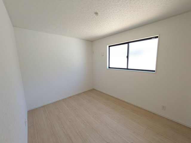 高萩市高萩　第2　新築戸建て　3号棟の洋室|陽当たりの良い明るい洋室です♪