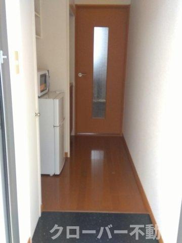 レオパレス久米東の玄関