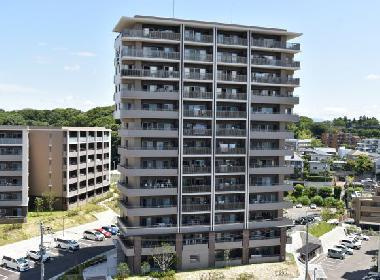 クラシオン小笹山手4棟のエントランス