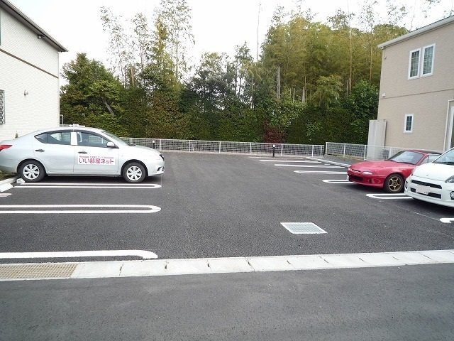 シャン　ドゥ　フルール　Ｃの駐車場|駐車場完備です