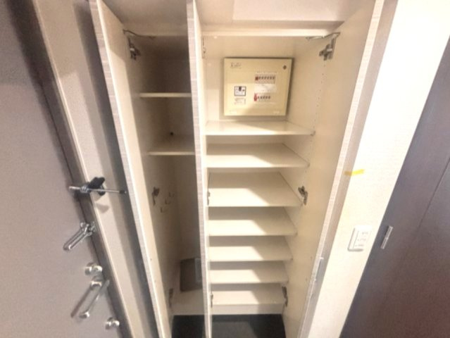 サニープレイス西芦屋　２号館の収納