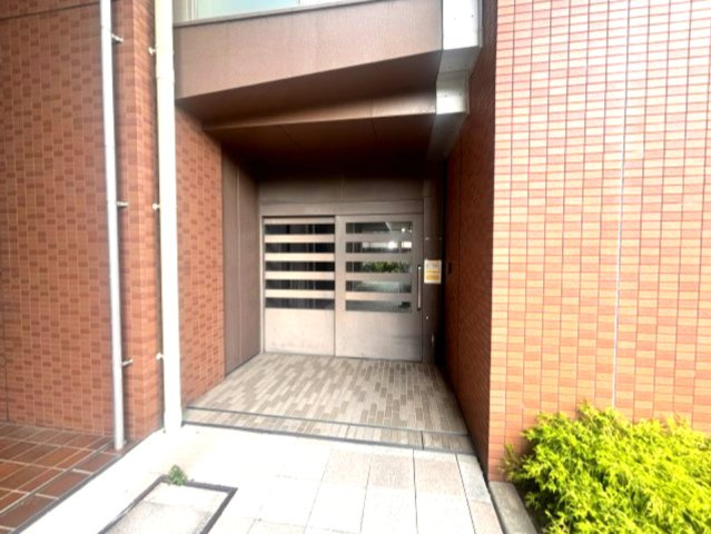 サニープレイス西芦屋　２号館のエントランス