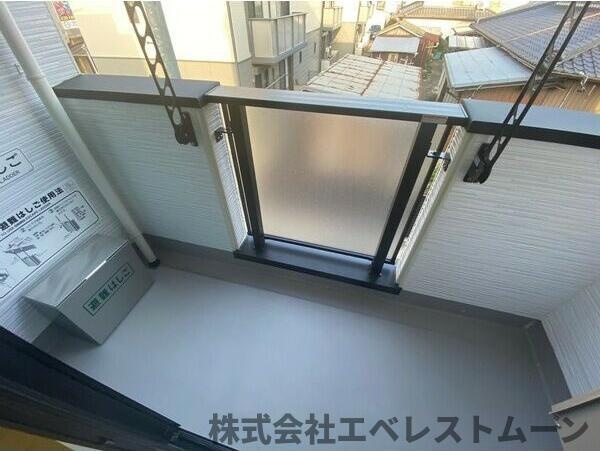 LECOCON熱田のバルコニー