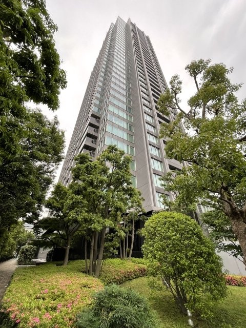 THE ROPPONGI TOKYO