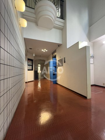ノイメゾン堀江 堀江小学校のロビー|ノイメゾン堀江　ロビー