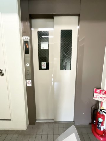 【エレベーター】お買い物帰りや荷物が多い日も移動がスムーズで、毎日の暮らしを快適に支えてくれます。