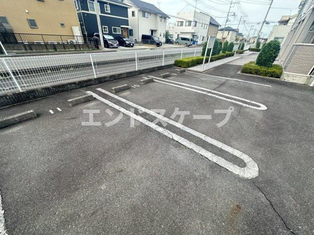 サンリットの駐車場|高崎、前橋のお部屋探しはエンドスケープまで！お客様の理想お聞かせ下さい♪