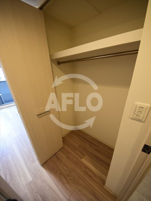 プレサンス堺筋本町駅前シェルの収納|プレサンス堺筋本町駅前シェル　クローゼット
