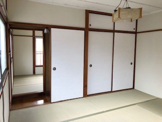 【和室】 | 兵庫県高砂市神爪２丁目　～駅チカ×好条件OC物件～ | 押し入れ収納が充実しており、お部屋をすっきり保てる和室。
