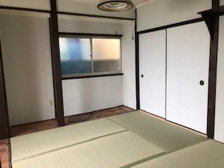 【和室】 | 兵庫県高砂市神爪２丁目　～駅チカ×好条件OC物件～ | 寝室や客間として多用途に使いやすい、落ち着いた畳のお部屋。
