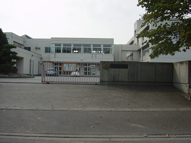 【周辺】 | さくら・セレッソ | 伊勢崎市立広瀬小学校まで385ｍ